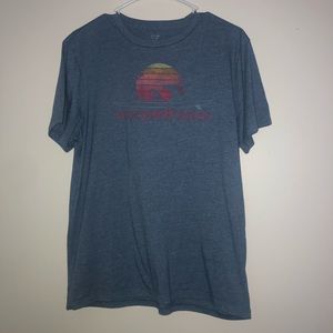 Vineyard vines island tee